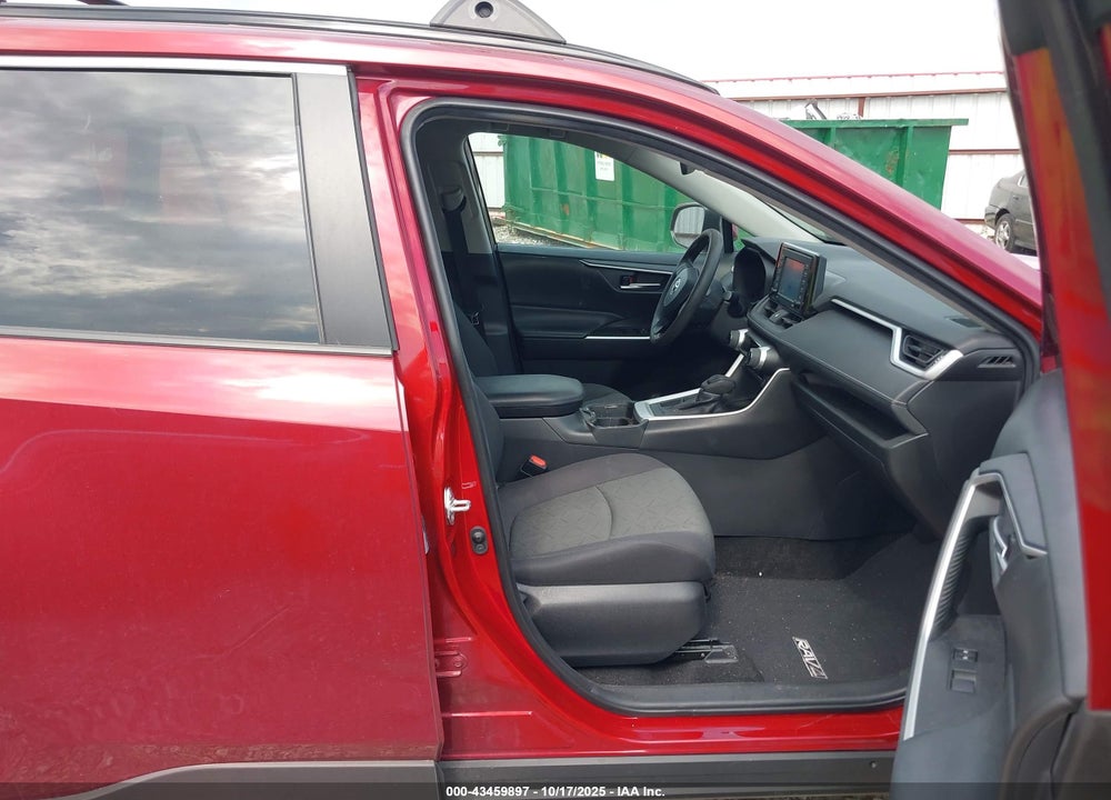 2021 TOYOTA RAV4 XLE VIN: 2T3W1RFV5MW156602