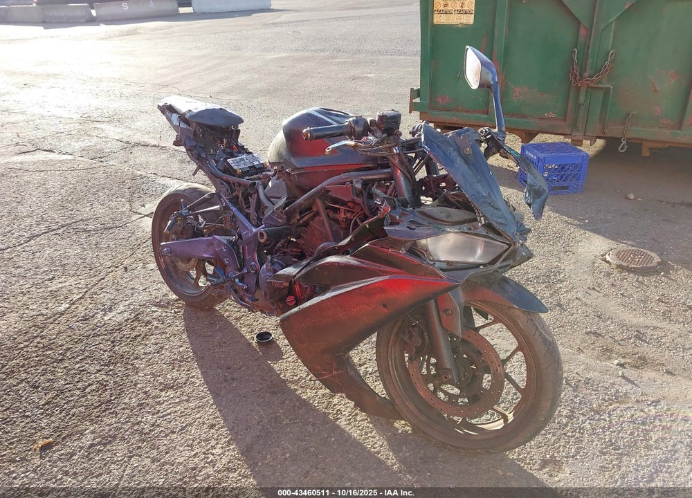 2017 YAMAHA YZFR3 A VIN: MH3RH15Y1HK001700
