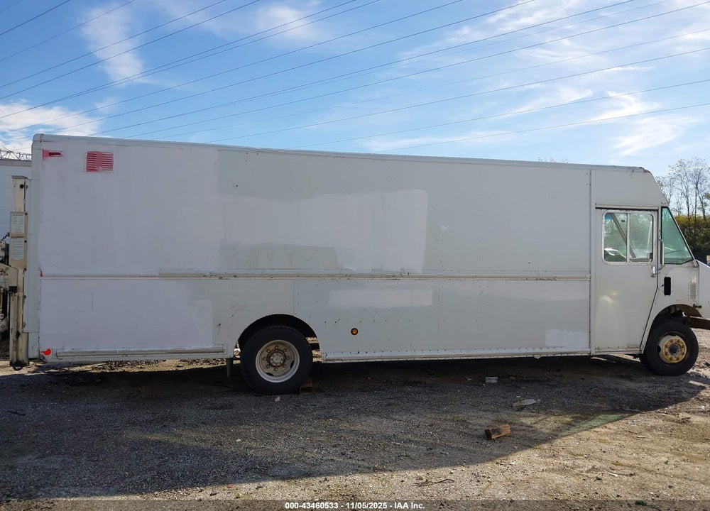 2007 FREIGHTLINER CHASSIS M LINE WALK-IN VAN VIN: 4UZAARBW37CY18785