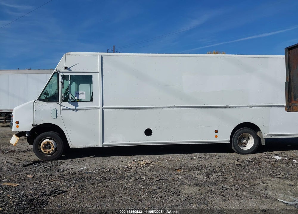 2007 FREIGHTLINER CHASSIS M LINE WALK-IN VAN VIN: 4UZAARBW37CY18785
