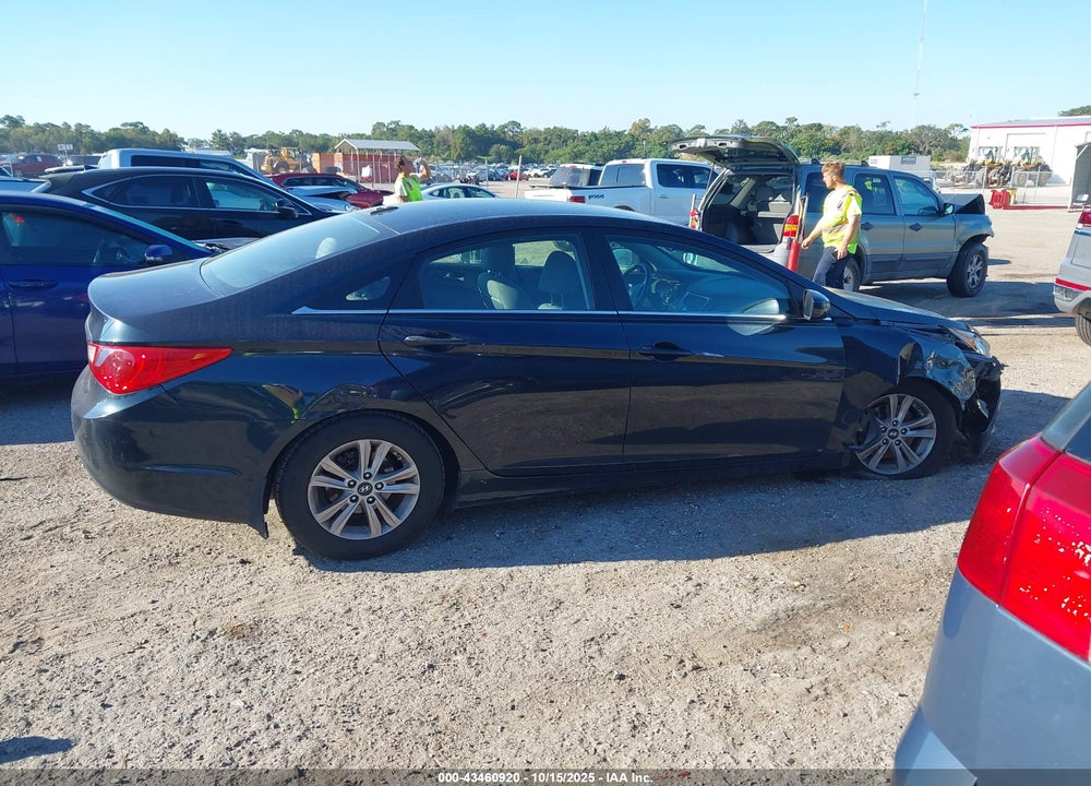 2013 HYUNDAI SONATA VIN: 5NPEB4AC5DH698839