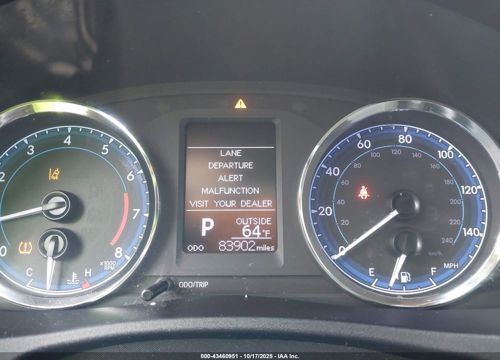 2019 TOYOTA COROLLA LE VIN: 2T1BURHE8KC240259