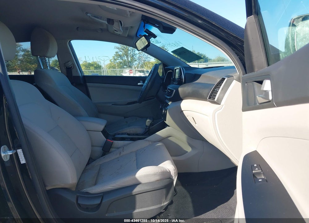 2019 HYUNDAI TUCSON VALUE VIN: KM8J3CA44KU029796