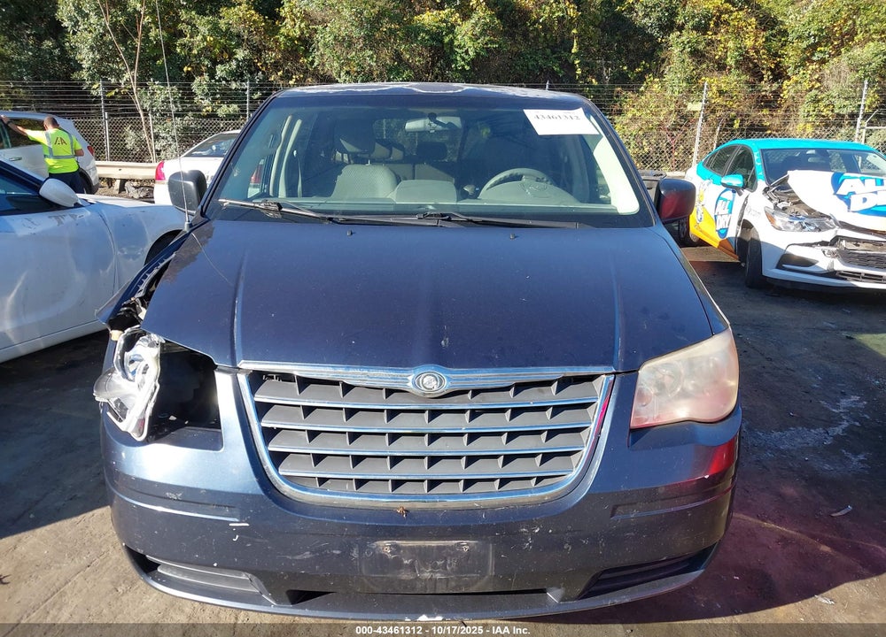 2009 CHRYSLER TOWN & COUNTRY LX VIN: 2A8HR44E79R549079