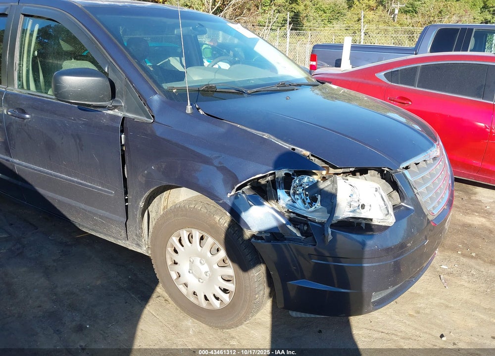 2009 CHRYSLER TOWN & COUNTRY LX VIN: 2A8HR44E79R549079
