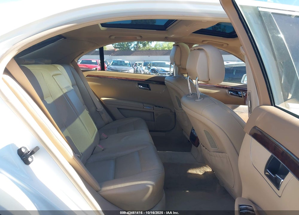 2010 MERCEDES-BENZ S 550 VIN: WDDNG7BB4AA346871