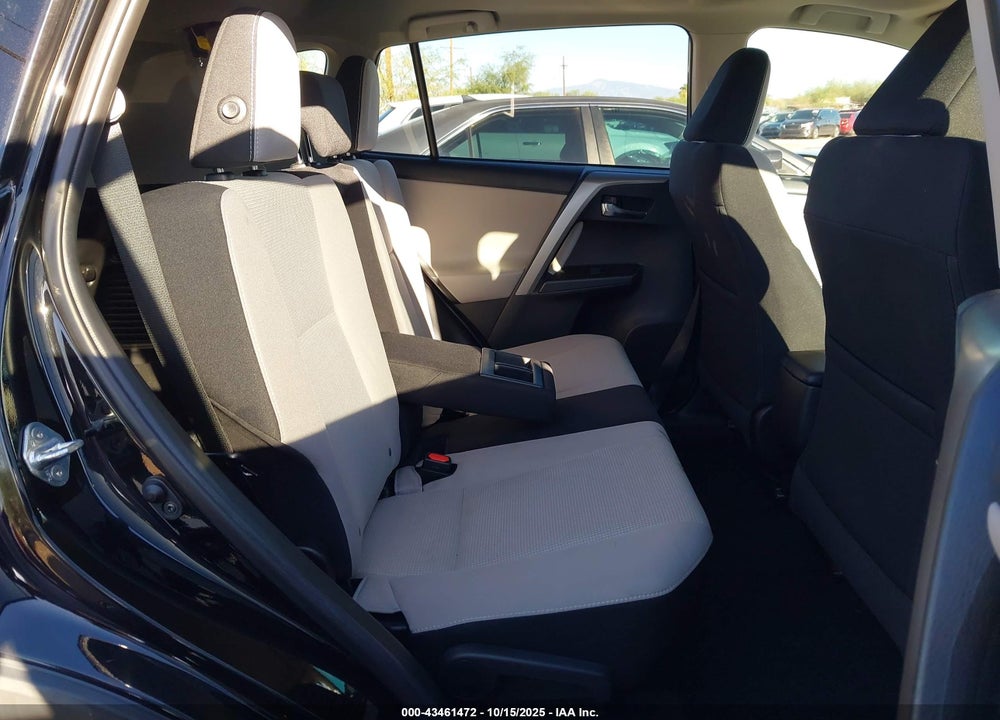 2018 TOYOTA RAV4 XLE VIN: 2T3WFREV8JW437890