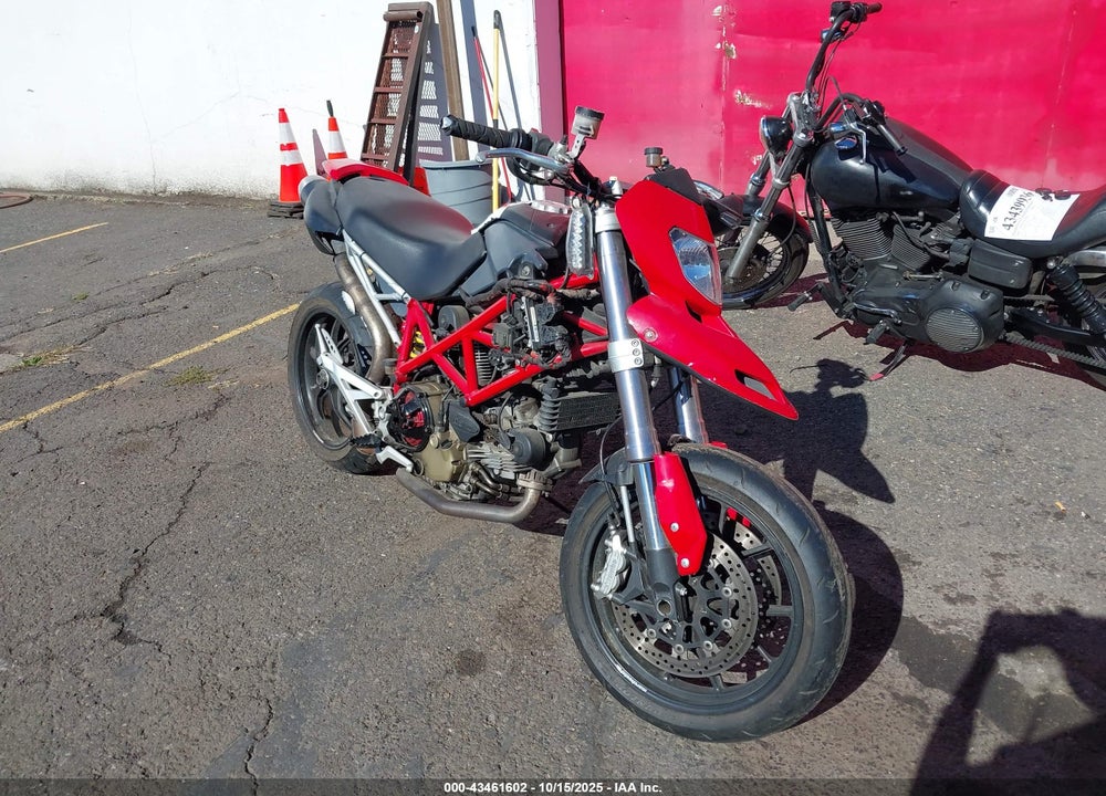 2008 DUCATI HYPERMOTARD 1100/S VIN: ZDM1YACP08B005957