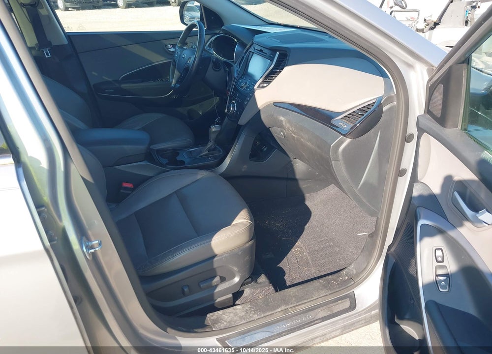 2016 HYUNDAI SANTA FE VIN: KM8SR4HF8GU135501