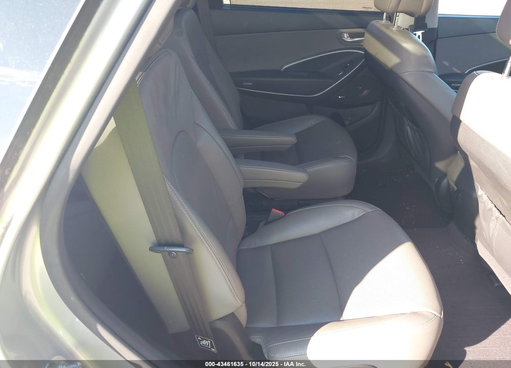 2016 HYUNDAI SANTA FE VIN: KM8SR4HF8GU135501