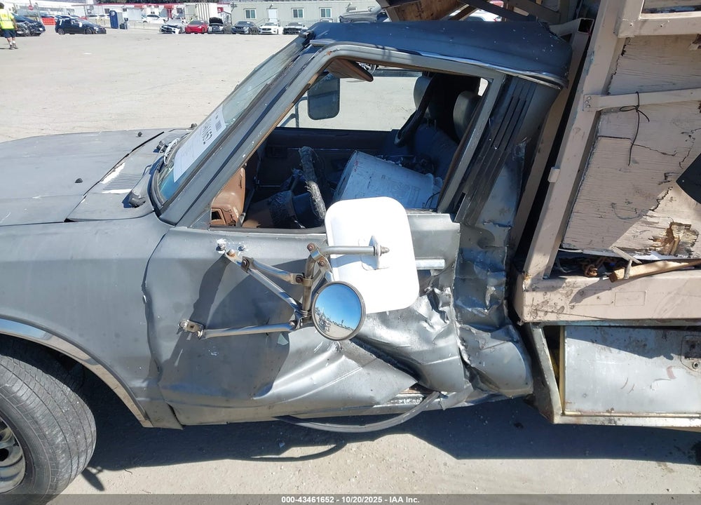 1985 NISSAN 720 CAB CHASSIS VIN: JN6ND05H9FW000820