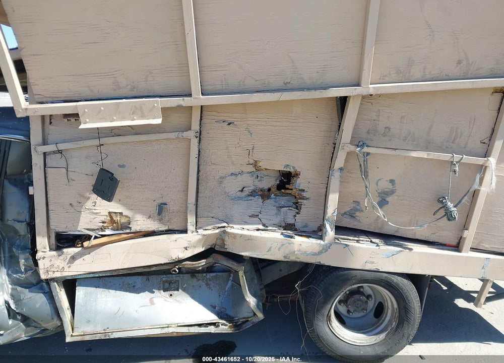 1985 NISSAN 720 CAB CHASSIS VIN: JN6ND05H9FW000820