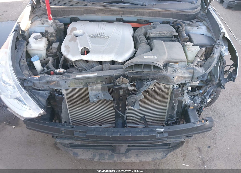 2015 HYUNDAI SONATA HYBRID VIN: KMHEC4A40FA136696