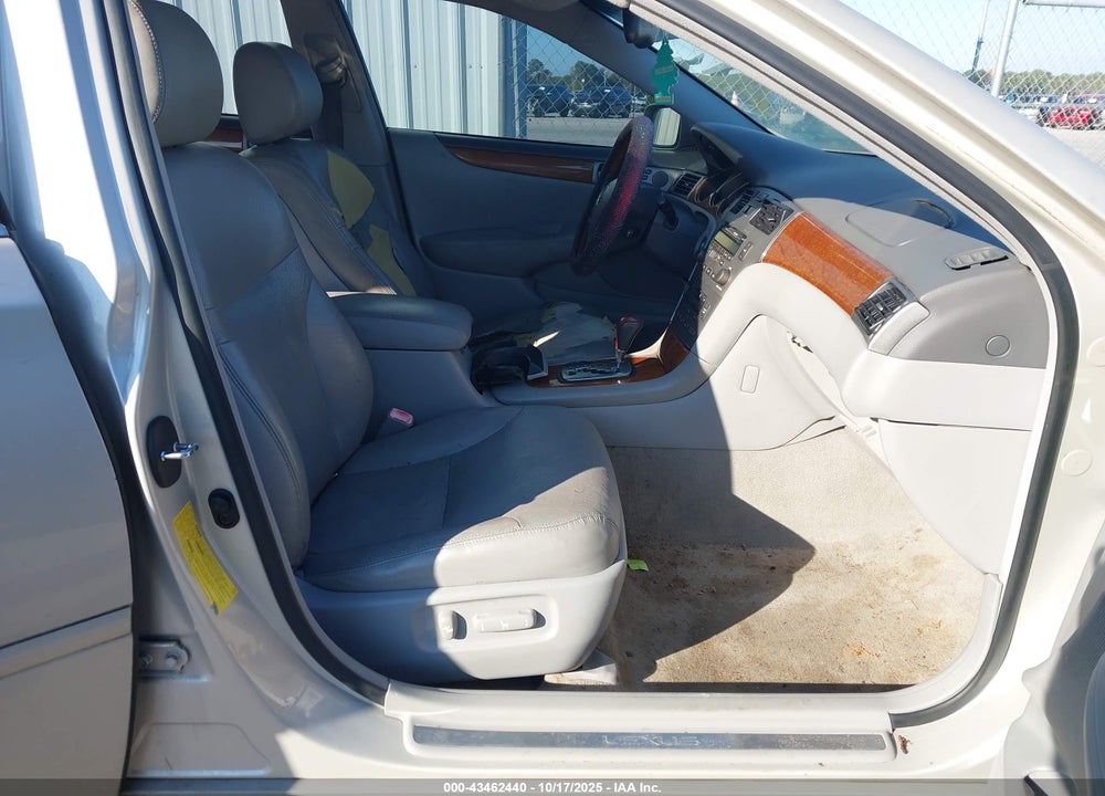 2005 LEXUS ES 330 VIN: JTHBA30G455126200
