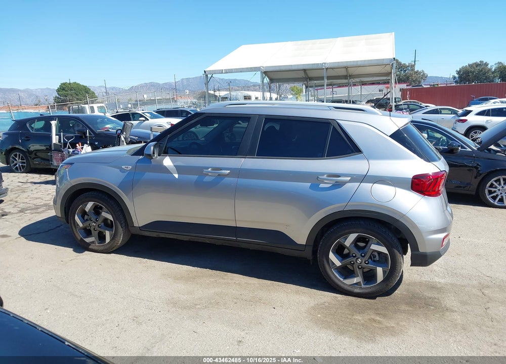 2023 HYUNDAI VENUE SEL VIN: KMHRC8A31PU266325