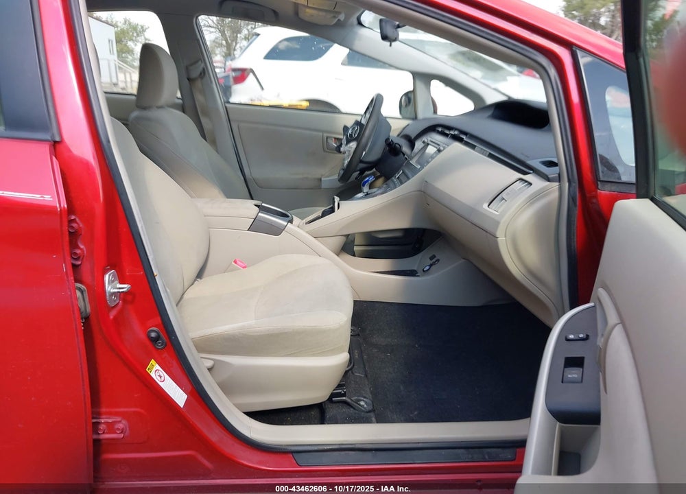 2013 TOYOTA PRIUS TWO VIN: JTDKN3DU5D5556905