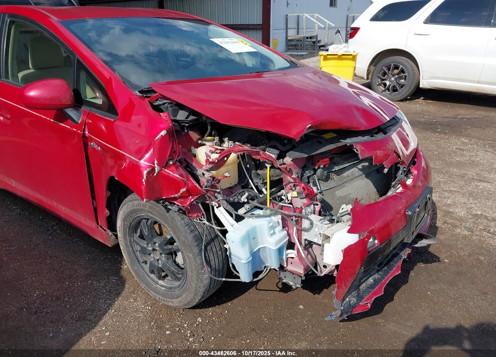 2013 TOYOTA PRIUS TWO VIN: JTDKN3DU5D5556905