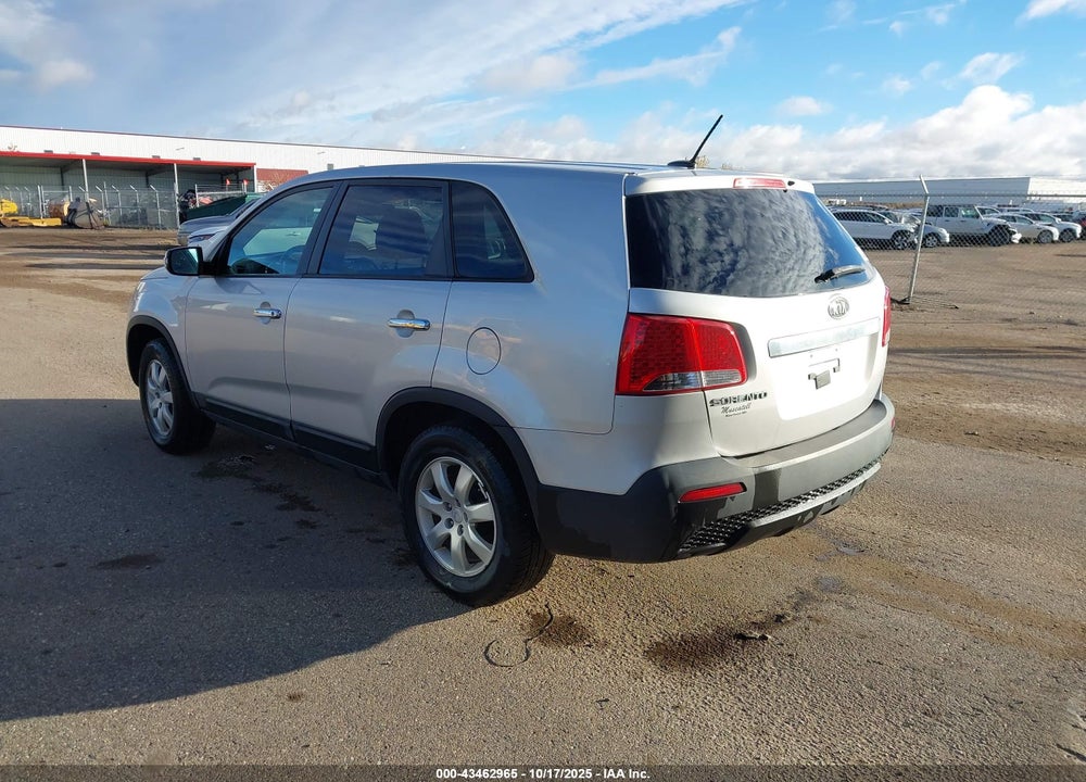 2011 KIA SORENTO LX VIN: 5XYKT3A19BG052121