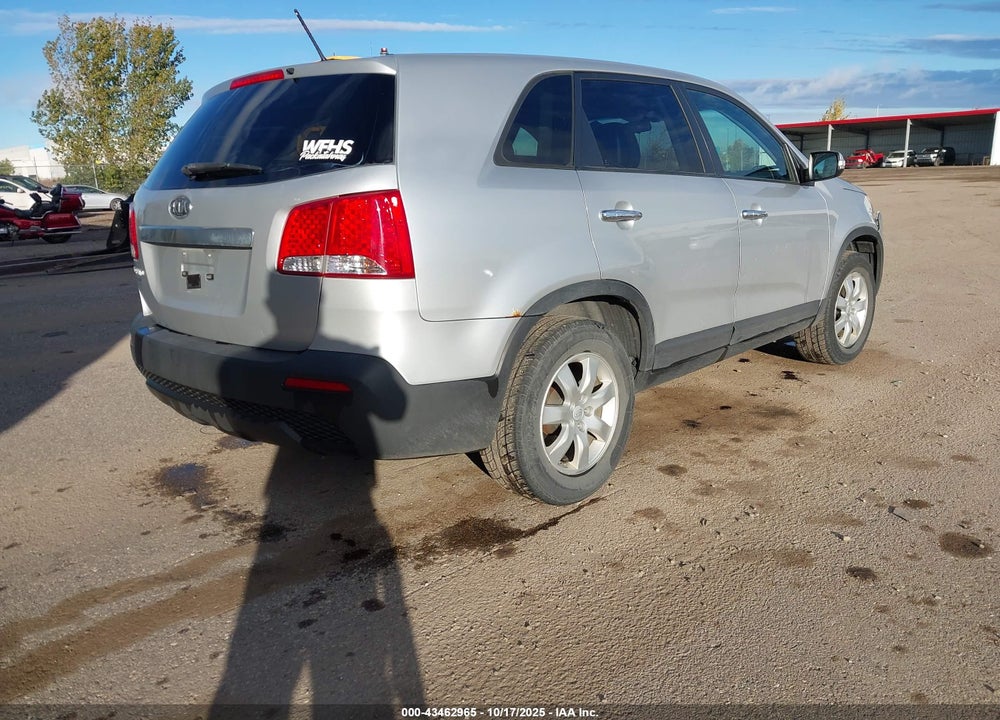 2011 KIA SORENTO LX VIN: 5XYKT3A19BG052121