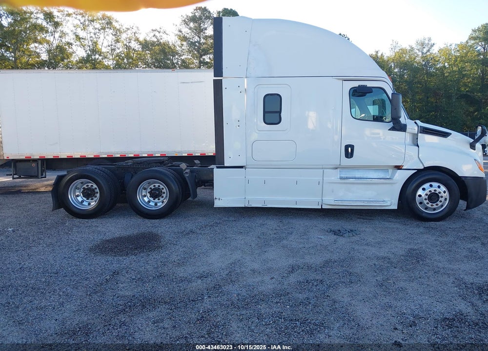2018 FREIGHTLINER NEW CASCADIA 126 VIN: 3AKJHHDR0JSJP0439