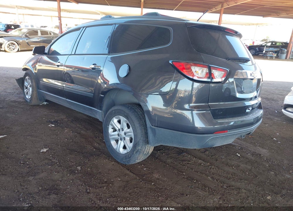 2015 CHEVROLET TRAVERSE LS VIN: 1GNKRFED0FJ130576