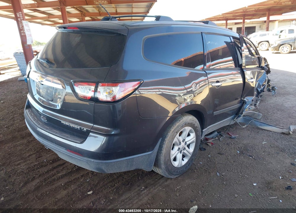 2015 CHEVROLET TRAVERSE LS VIN: 1GNKRFED0FJ130576