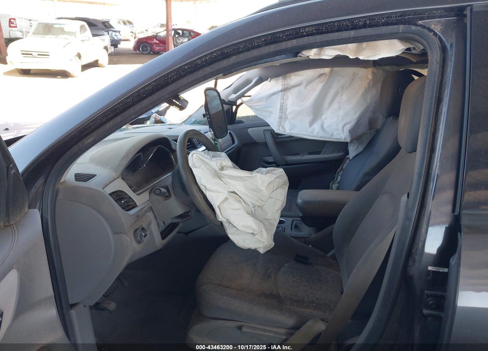 2015 CHEVROLET TRAVERSE LS VIN: 1GNKRFED0FJ130576