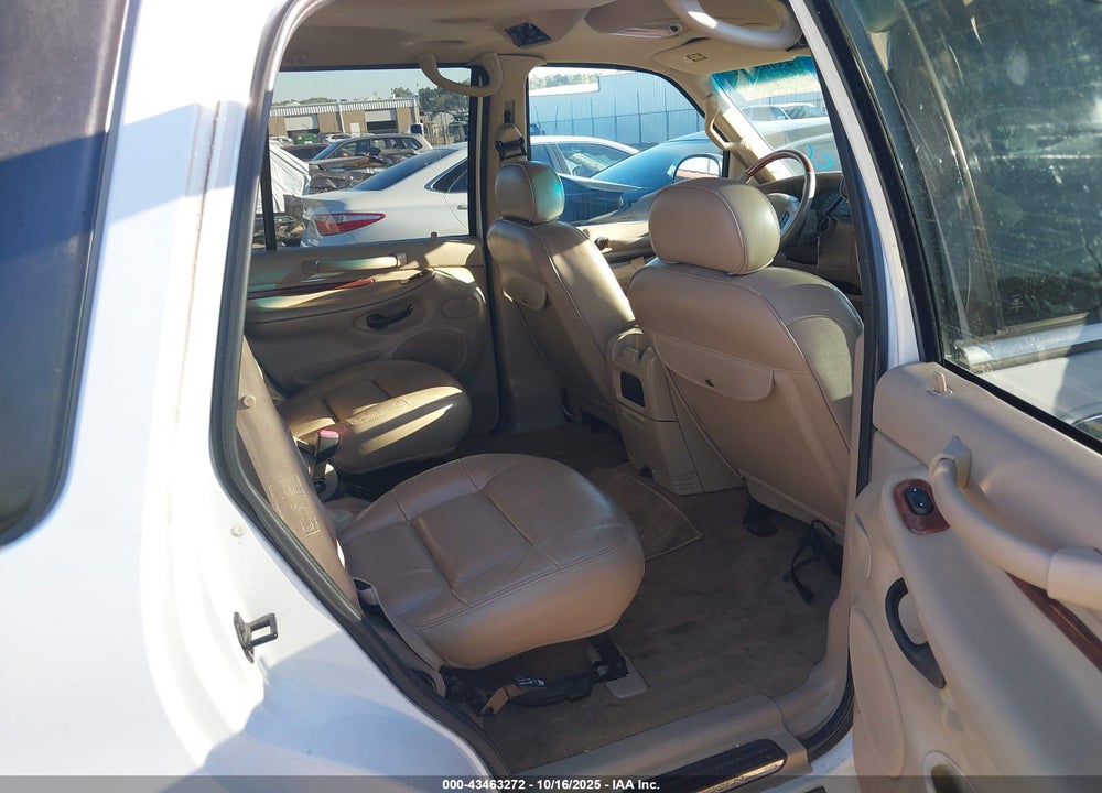 2000 LINCOLN NAVIGATOR VIN: 5LMEU27A7YLJ27786