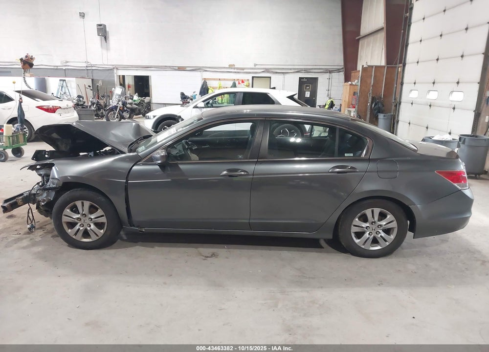 2011 HONDA ACCORD VIN: 1HGCP2F43BA001978