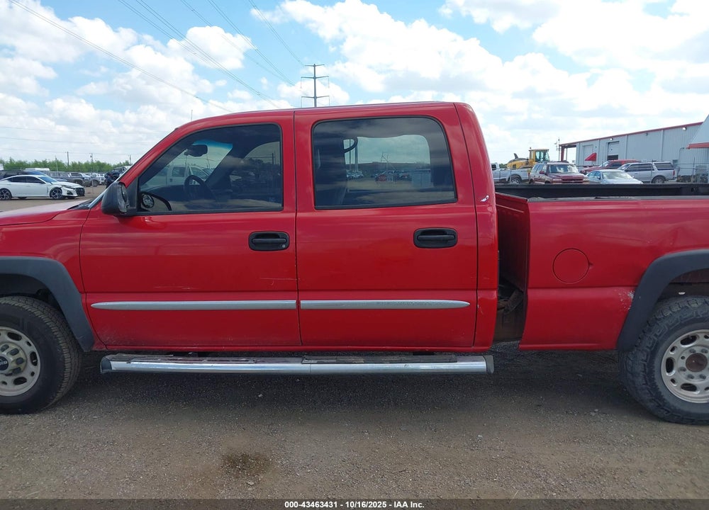 2005 GMC SIERRA 1500HD SLE VIN: 1GTGC13UX5F824411