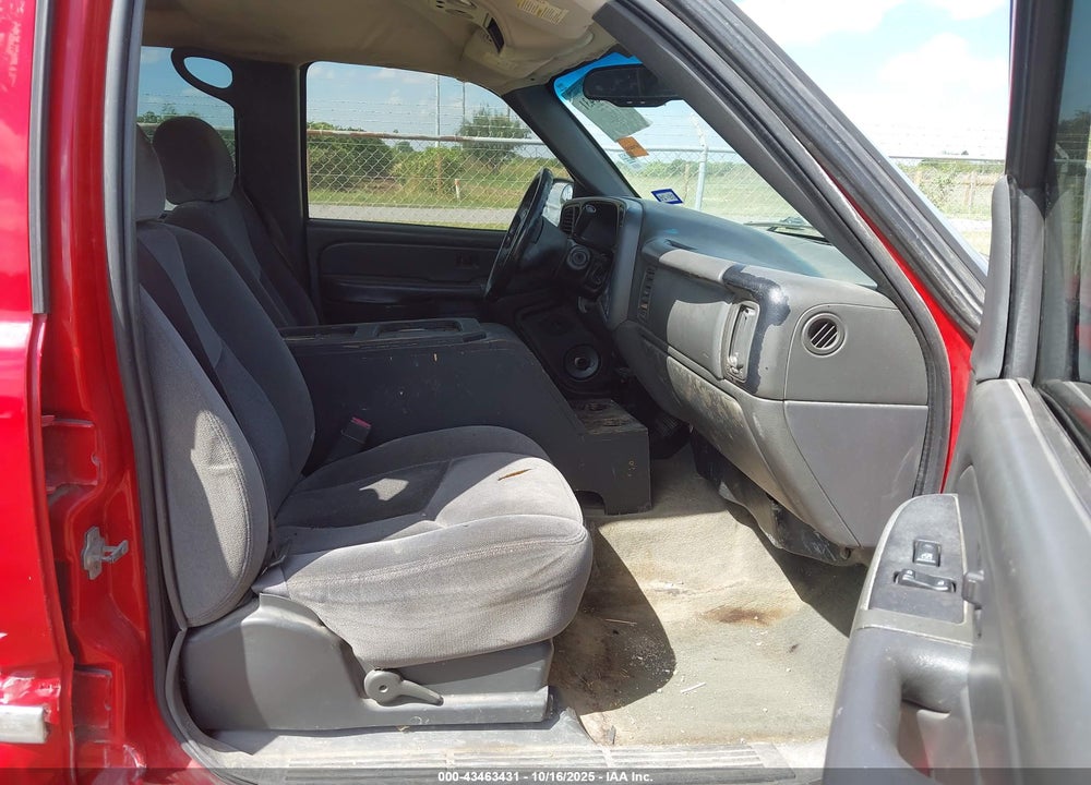 2005 GMC SIERRA 1500HD SLE VIN: 1GTGC13UX5F824411