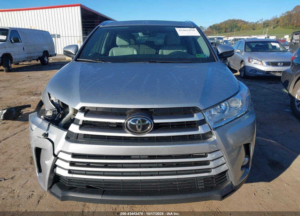 2017 TOYOTA HIGHLANDER XLE VIN: 5TDJZRFH5HS388427
