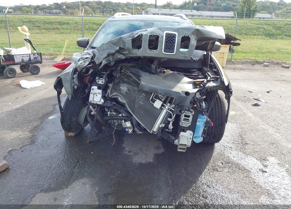 2020 JEEP CHEROKEE LATITUDE FWD VIN: 1C4PJLCB2LD620372