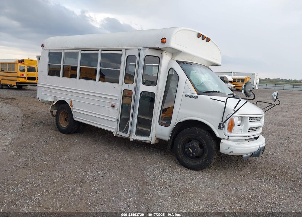 2000 CHEVY BUS EXPRESS COMM CUTAWAY VIN: 1GBHG31R4Y1141743