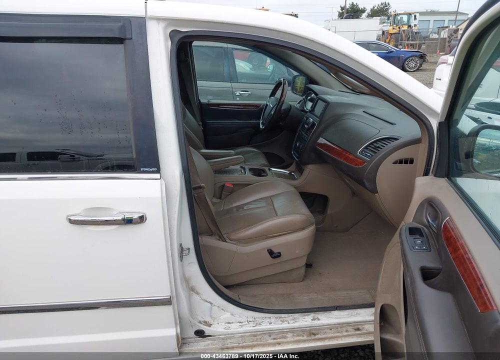 2012 CHRYSLER TOWN & COUNTRY VIN: 2C4RC1GG5CR194834