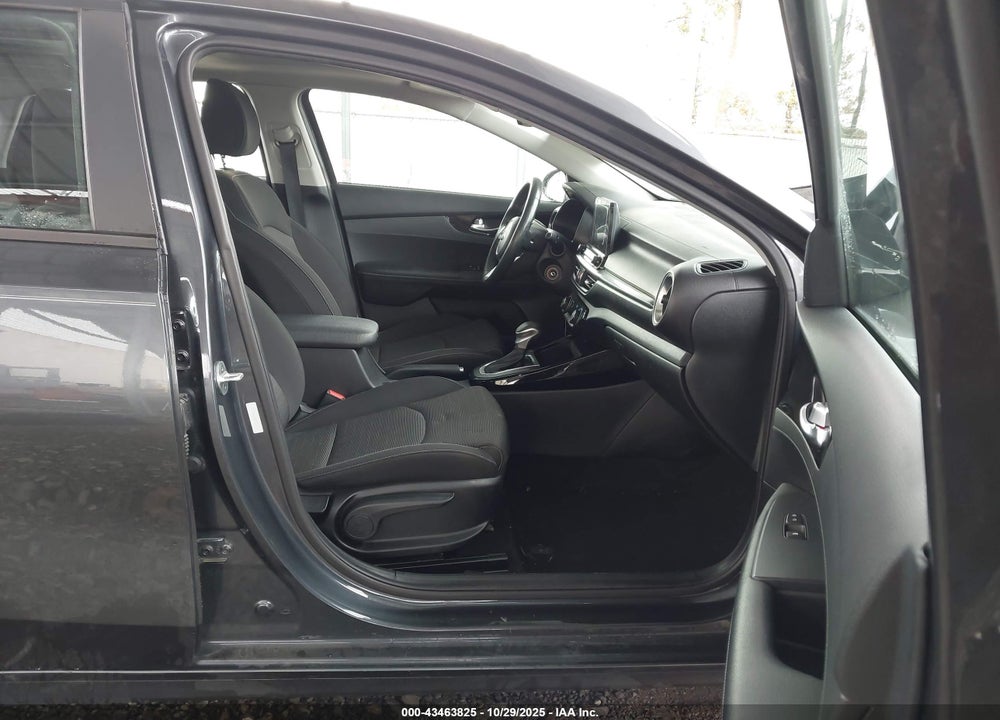 2019 KIA FORTE S VIN: 3KPF34AD9KE021577