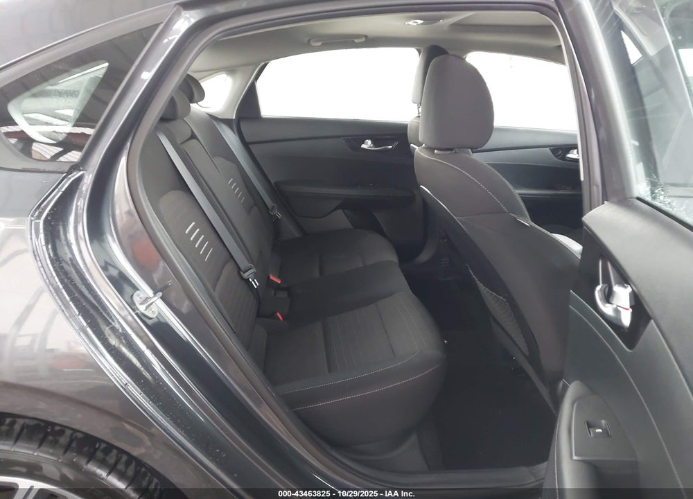 2019 KIA FORTE S VIN: 3KPF34AD9KE021577