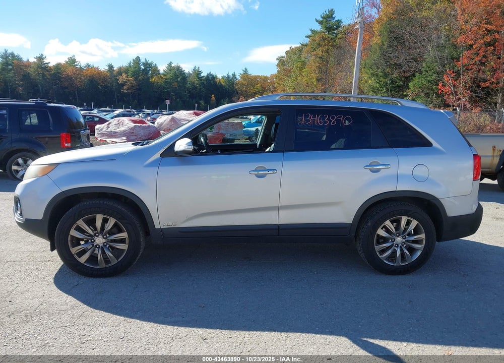 2011 KIA SORENTO EX V6 VIN: 5XYKUDA20BG034702