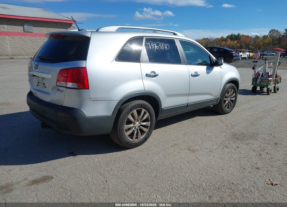 2011 KIA SORENTO EX V6 VIN: 5XYKUDA20BG034702