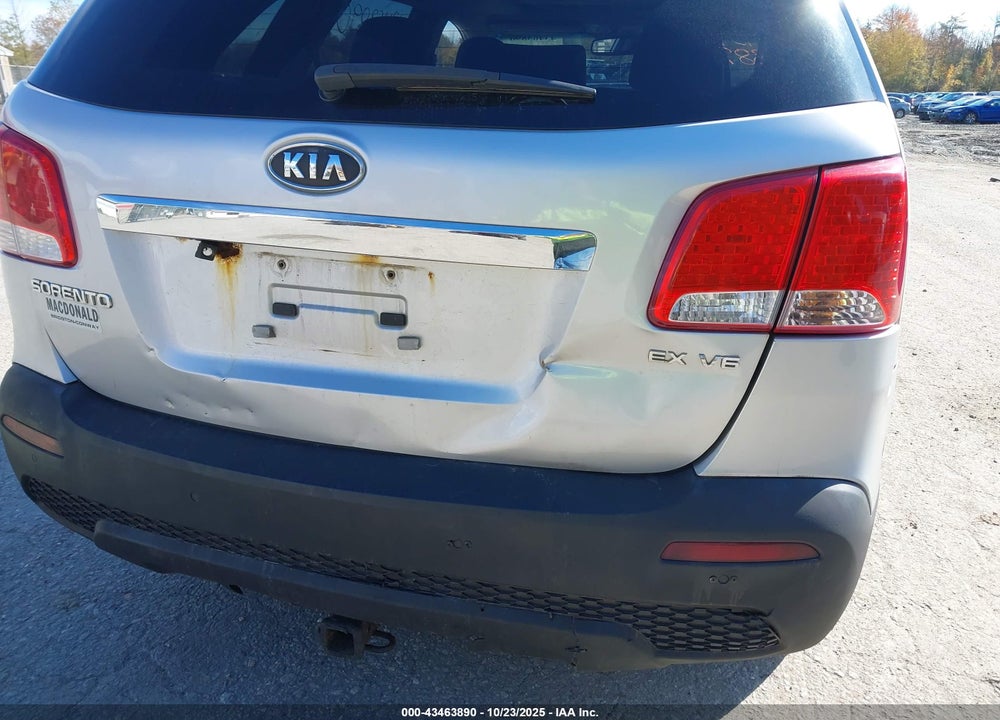 2011 KIA SORENTO EX V6 VIN: 5XYKUDA20BG034702