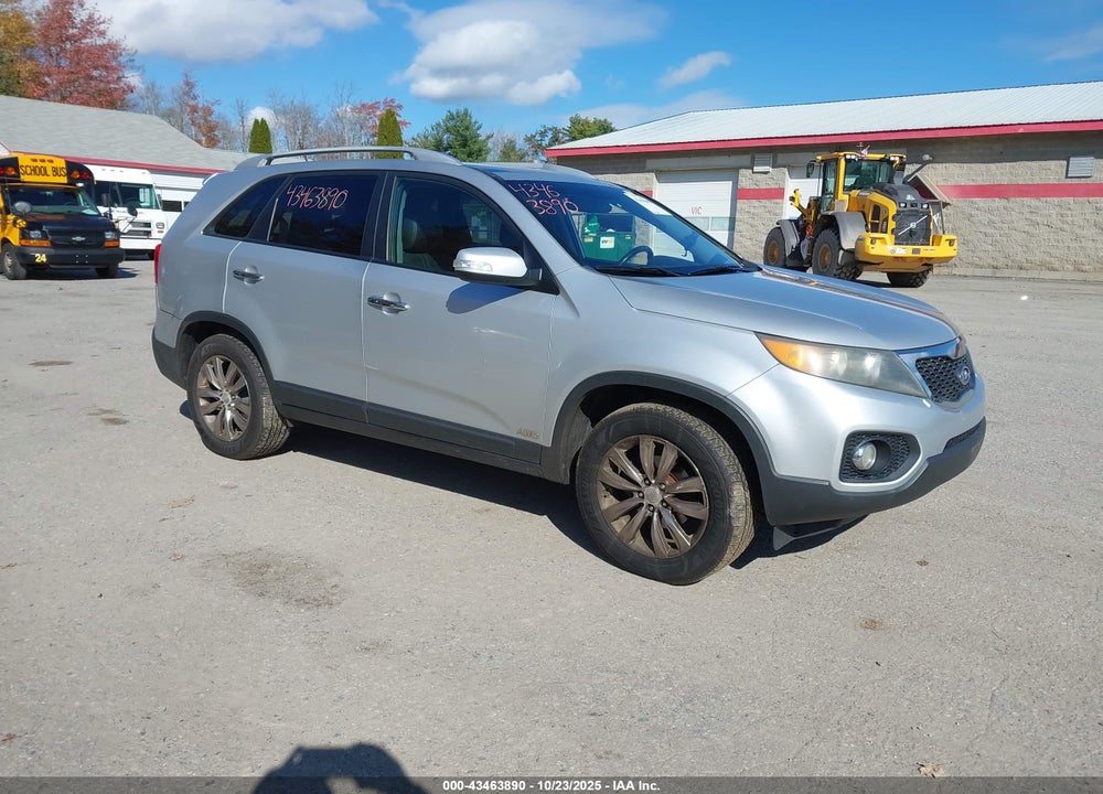 2011 KIA SORENTO EX V6 VIN: 5XYKUDA20BG034702