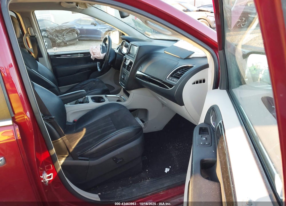 2015 CHRYSLER TOWN & COUNTRY LIMITED VIN: 2C4RC1JG3FR742326