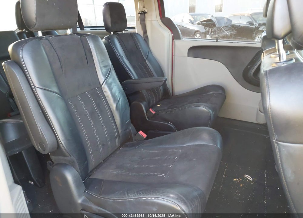 2015 CHRYSLER TOWN & COUNTRY LIMITED VIN: 2C4RC1JG3FR742326