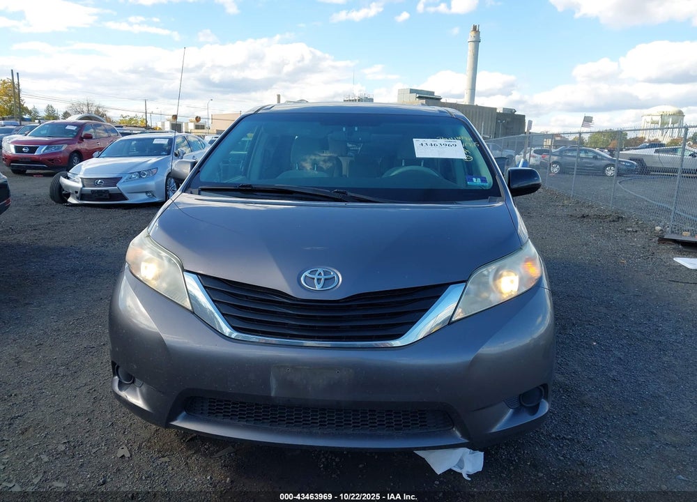 2011 TOYOTA SIENNA LE V6 VIN: 5TDKK3DC8BS011112