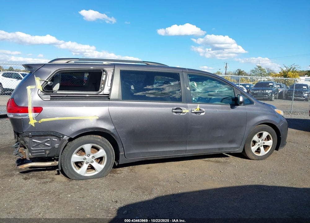 2011 TOYOTA SIENNA LE V6 VIN: 5TDKK3DC8BS011112