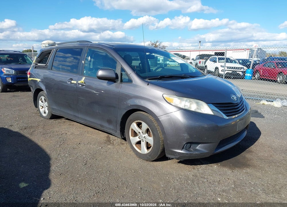 2011 TOYOTA SIENNA LE V6 VIN: 5TDKK3DC8BS011112