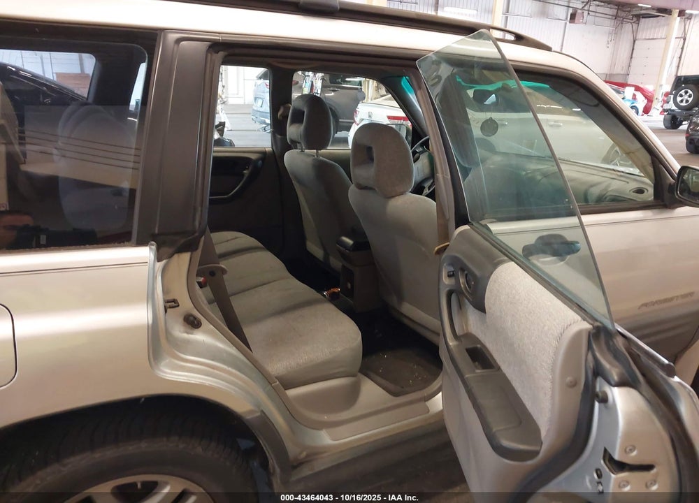 2002 SUBARU FORESTER L VIN: JF1SF63562H754466