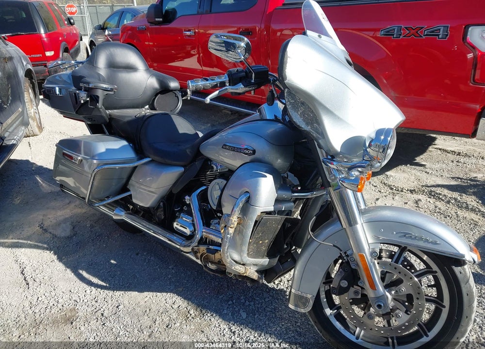 2015 HARLEY-DAVIDSON FLHTCUL ULTRA CLASSIC LOW VIN: 1HD1KDM18FB665149