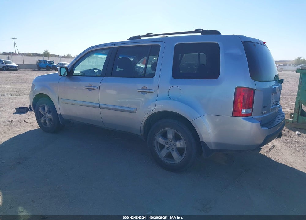 2010 HONDA PILOT EX VIN: 5FNYF4H40AB038377