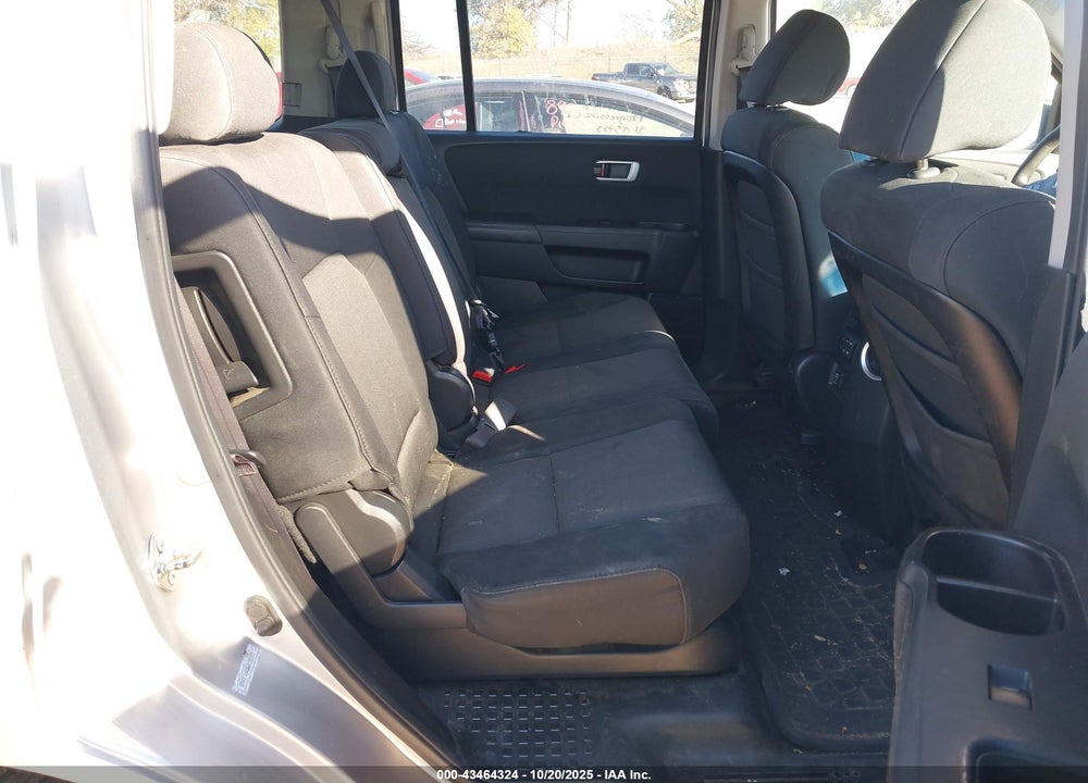 2010 HONDA PILOT EX VIN: 5FNYF4H40AB038377